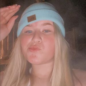 Meet your Posher, Ella